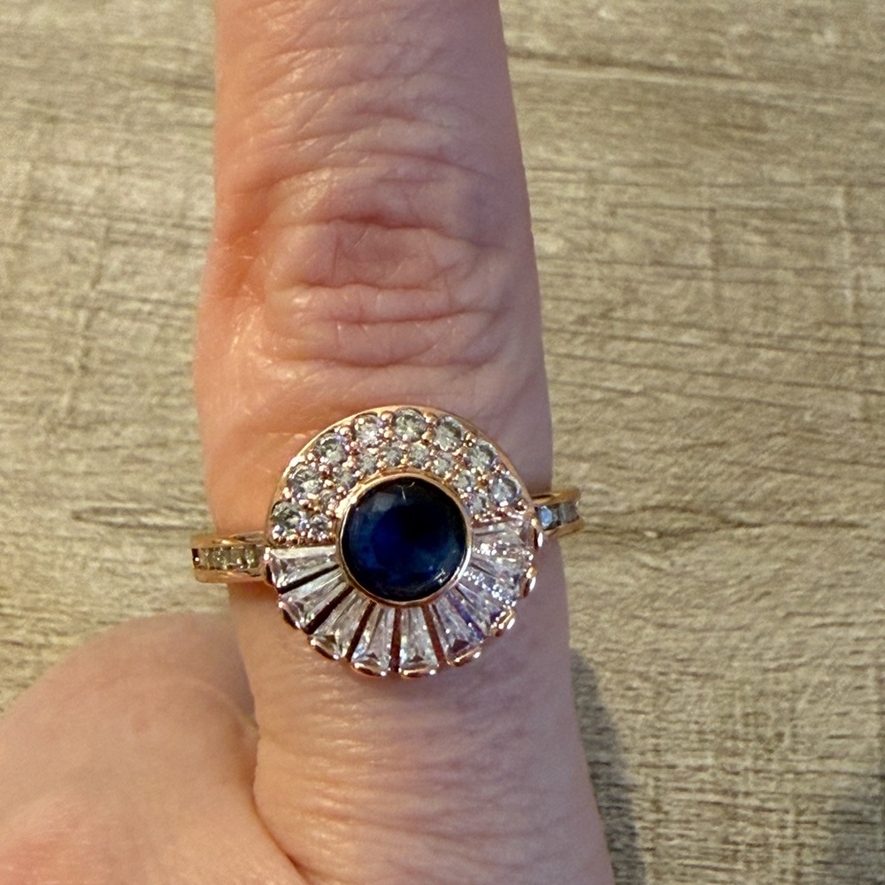 Elegant Gold and Blue Sapphire Ring